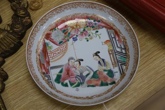 A Chinese famille rose figural dish, diameter 21cm
